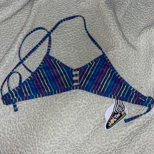 ❗️NWT❗️ Small Jolyn “Funfetticini” Print Tomcat Top